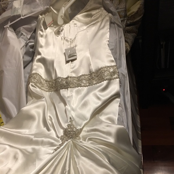 🌺SOLD🌺 NWT Halter Galina Ivory Wedding Dress - Picture 4 of 7